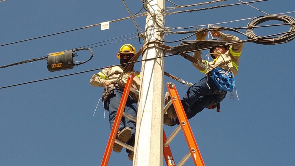 REFUERZA MUNICIPIO OPERATIVO DE RETIRO DE CABLES EN DESUSO EN LA PURÍSMA y VALLE DEL CAMPESTRE