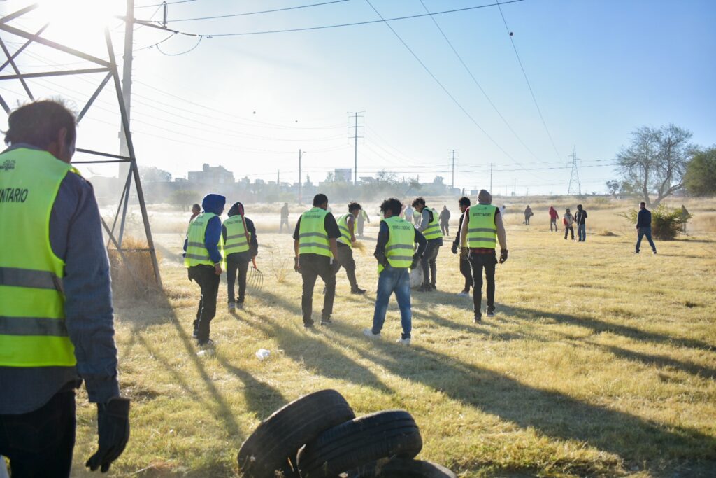 REALIZA MUNICIPIO MEGA OPERATIVO DE LIMPIEZA EN AVENIDA MARIANO HIDALGO